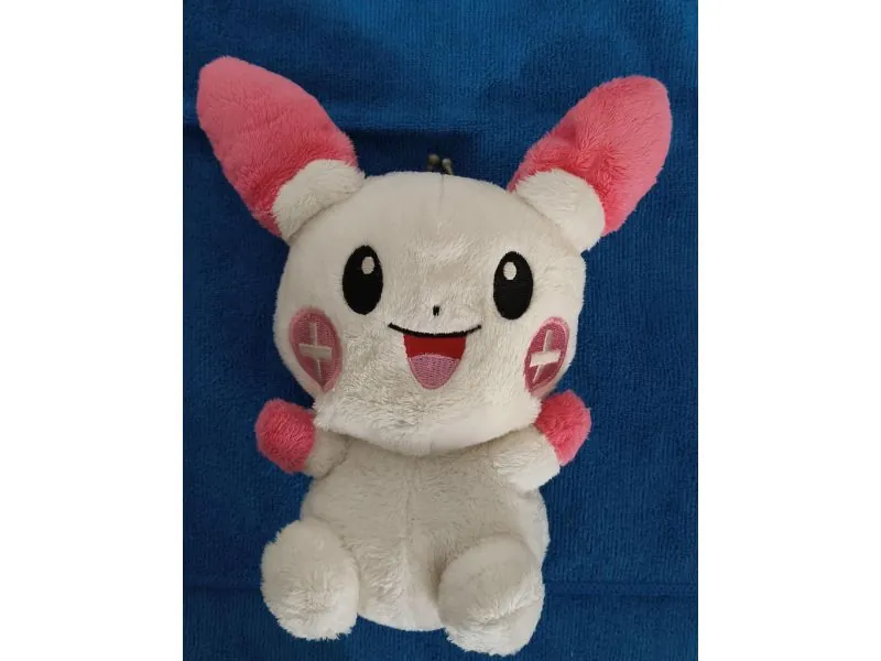 Peluche POKEMON Plusle 22cm