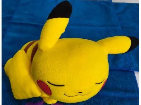 Peluche POKEMON Pikachu dormido 26cm