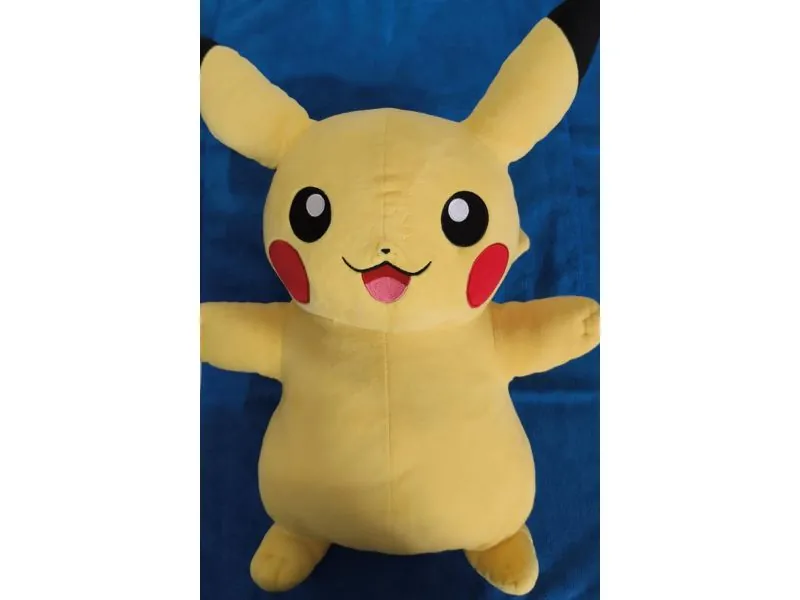 Peluche POKEMON Pikachu 30cm