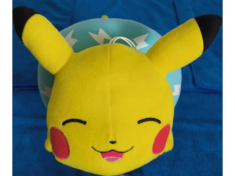 Peluche POKEMON Pikachu con inflable 27cm