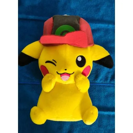 Peluche POKEMON Pikachu de Ash 28cm