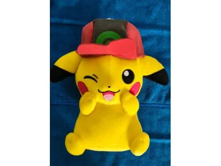 Peluche POKEMON Pikachu de Ash 28cm