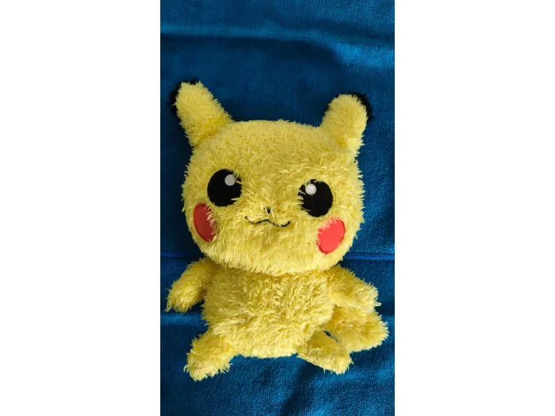 Peluche POKEMON Pikachu 25cm