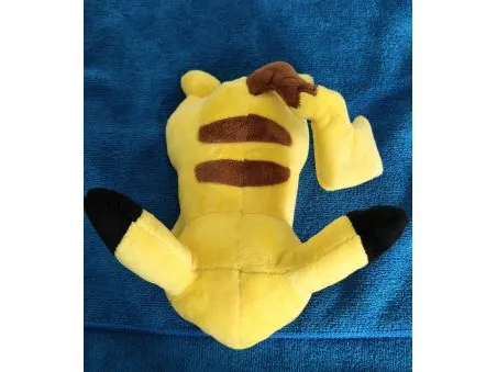 Peluche POKEMON Pikachu 22cm