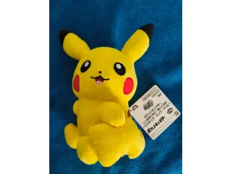 Peluche POKEMON Pikachu 14cm